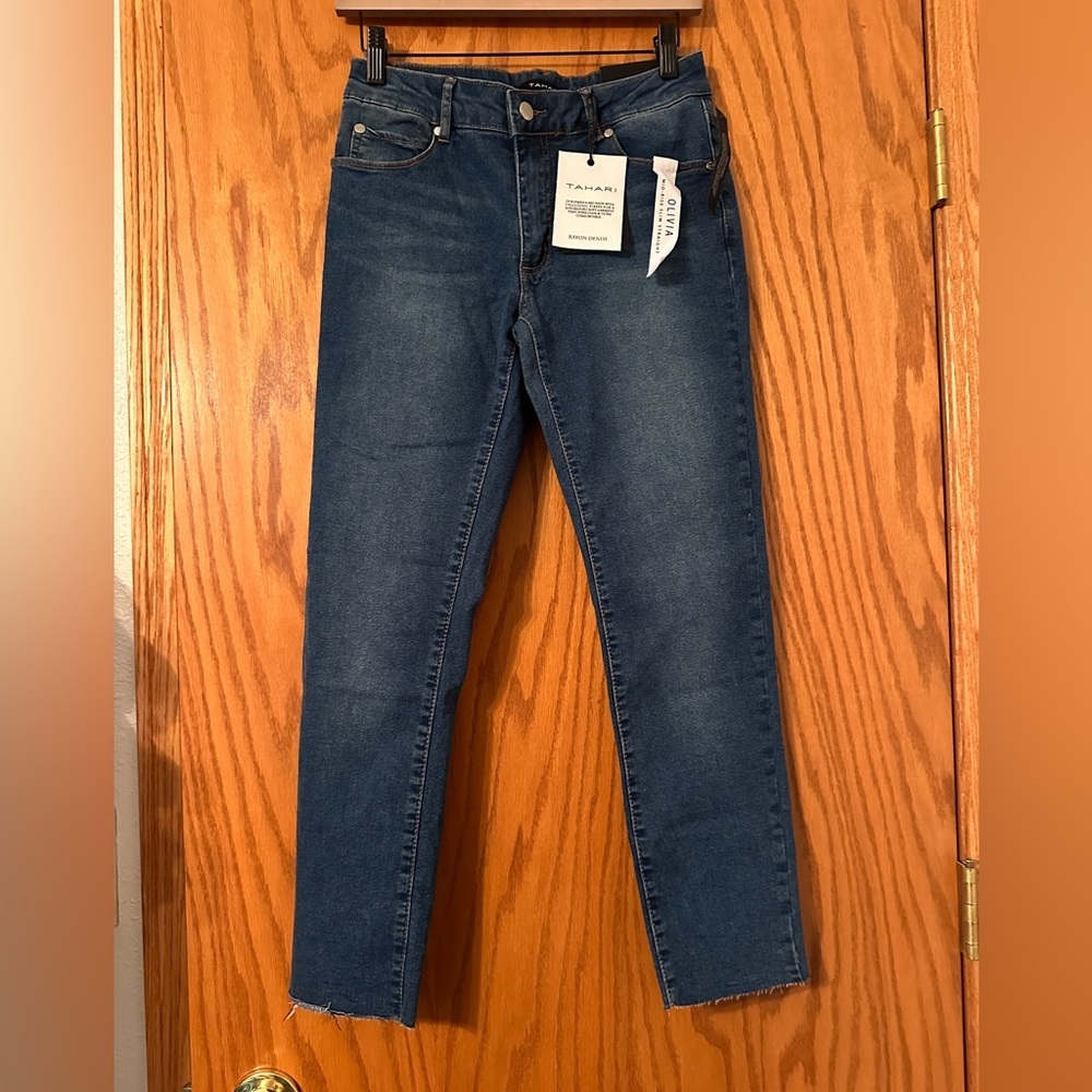 Tahari Olivia Mid-Rise Slim Straight - NWT - Size 28